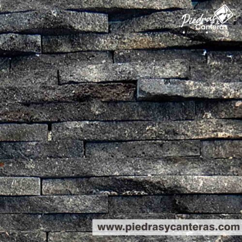 La Cintilla Recitno Negro 3cm x LL es una piedra natural ideal para interiores y exteriores, de alta resistencia, porosa con tonalidad negro.