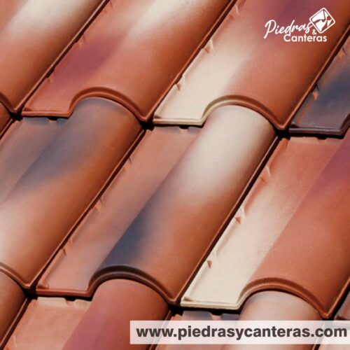 La Teja Renacimiento Santa Barbara tiene base color natural y tres esmaltes aplicados sobre la teja.