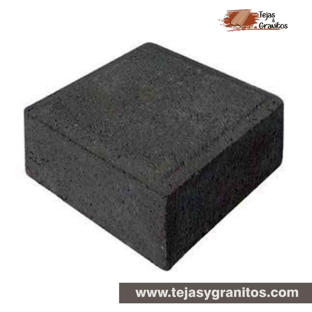 Adocreto Cuadrado 40x40cm. es un adoquín de concreto de alta resistencia, sus características son: