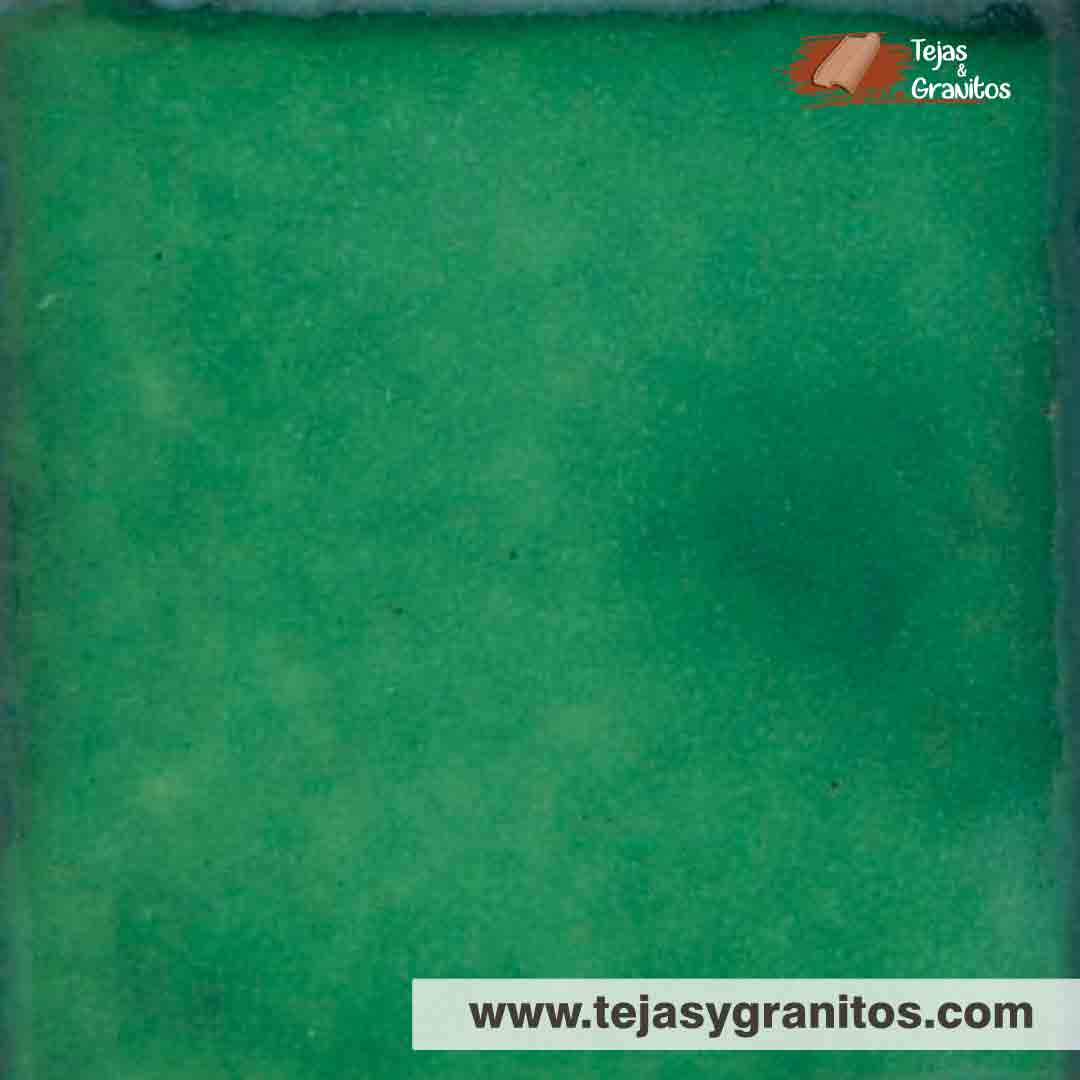 Talavera Verde Deslavado esta fabricada en base de barro rojo con esmalte brillante en la parte superior
